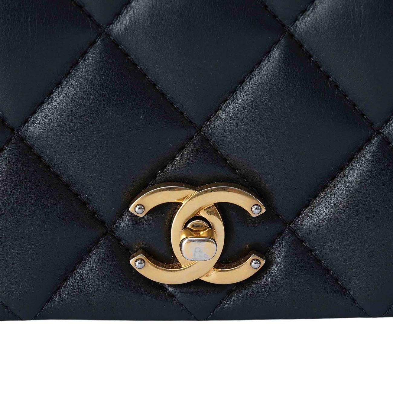 CHANEL(USED)샤넬 AS2006 램스킨 시즌 체인 숄더백